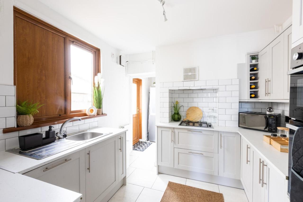 Hébergement de vacances Levi By Koya Homes - 3-bedroom Home, Downtown Cardiff, Free Parking