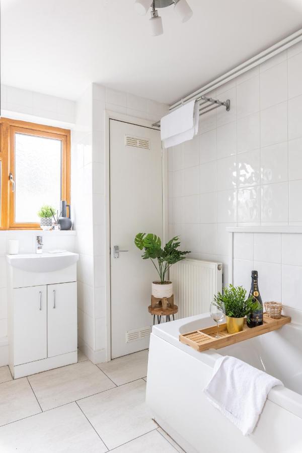 Hébergement de vacances Levi By Koya Homes - 3-bedroom Home, Downtown Cardiff, Free Parking